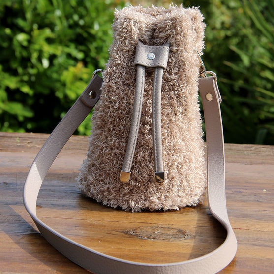Väskrem - Svart/Brons - Go Handmade
6