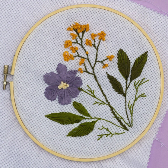 Broderiring med tyg - Hobbii
5