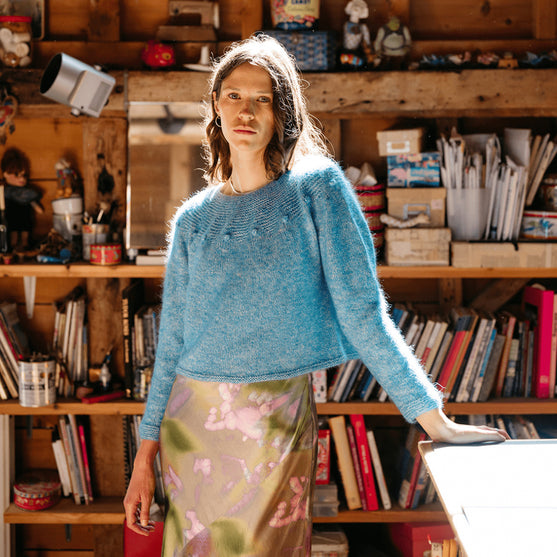 Adorned Pullover - Tröja med rätstickat ok
9