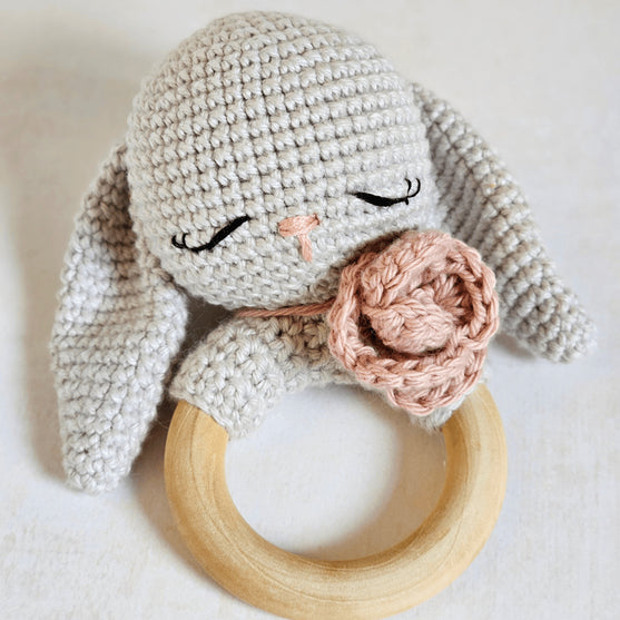 Retro Bunny Love - Skallra och snuttefilt
5