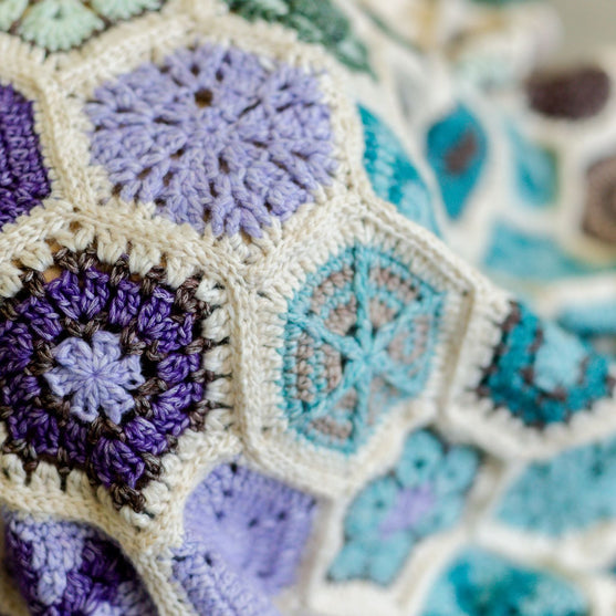 Aura - Motivfilt - #FrostandBloomCAL
5