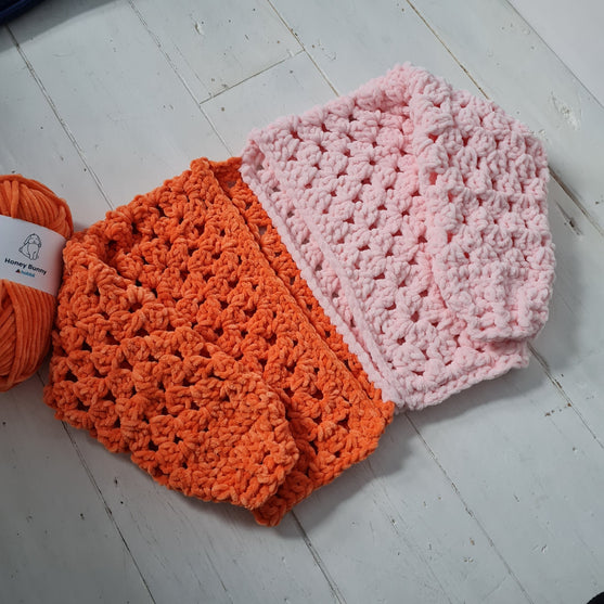 Hexi Honey Bunny - Barn cardigan
2