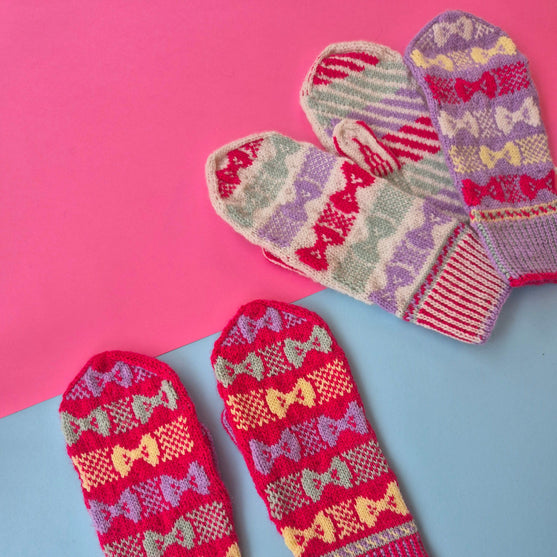 Bow Pop Mittens - Vantar
9