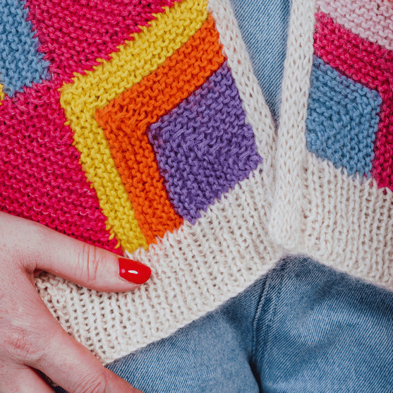 No Shades of Grey - Cardigan - Stickning
8