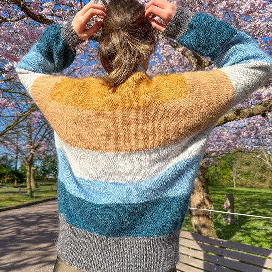 Brede Striber - Short Cardigan
3