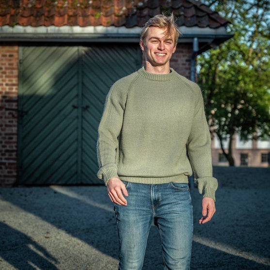 118-05 Ultimate Sweater
3