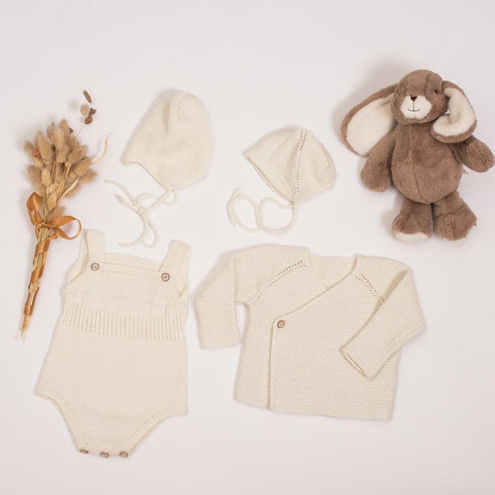 444-03 Majke babysæt
7