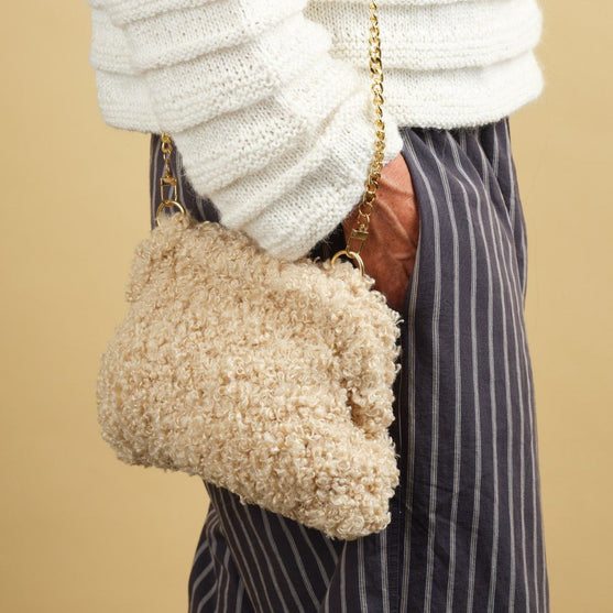 Chloe - Clutch
4