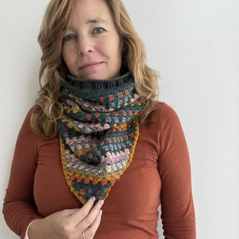 Leah - Cowl
3