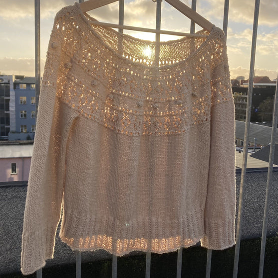 Diamond Eyelets - Tröja
2
