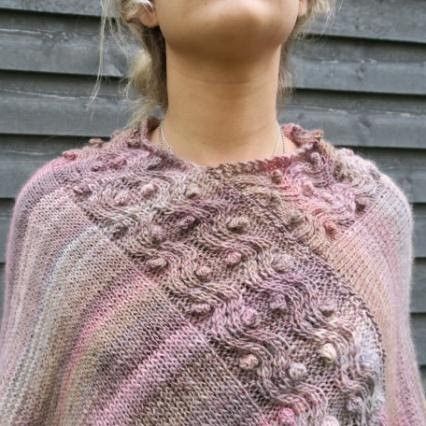 Nancy - Poncho
3