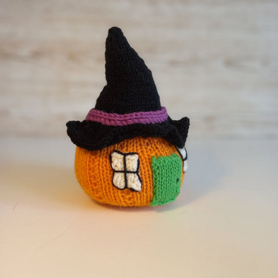 Pumpkin House - Halloween
2
