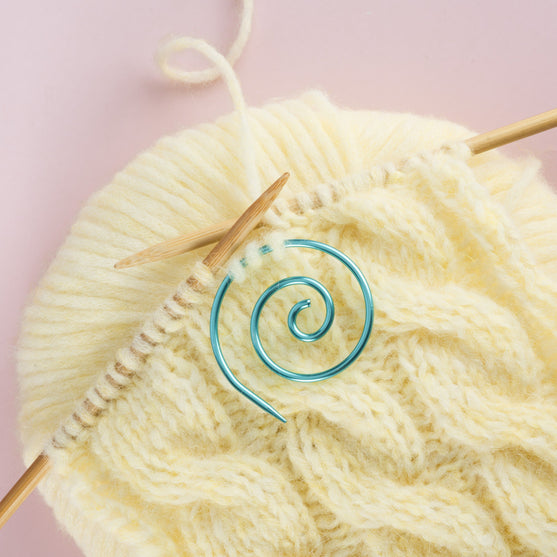 Flätstickor / Hjälpstickor - Spiral - Hobbii
2