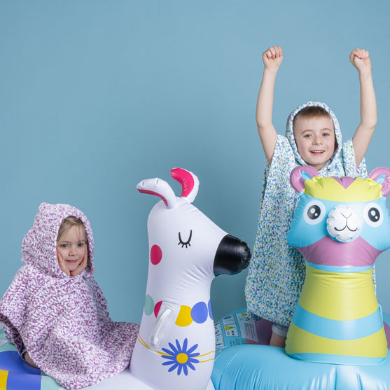 Beach Poncho - Barn
7