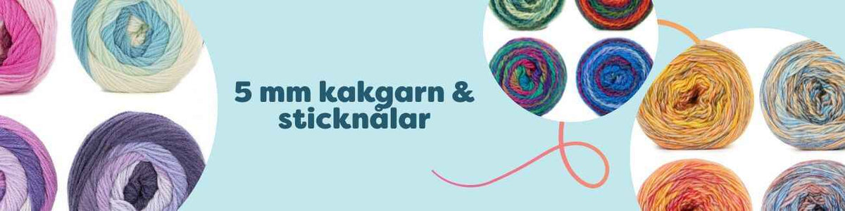 Flera nystan kakgarn (5 mm) i olika färger tillsammans med 5 mm sticknålar upplagda på ett bord.