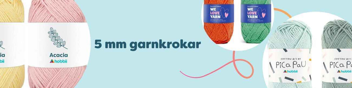 5 mm garnkrokar och virknålar från Hobbii med garnnystan och virkade provlappar i neutrala och färgstarka nyanser