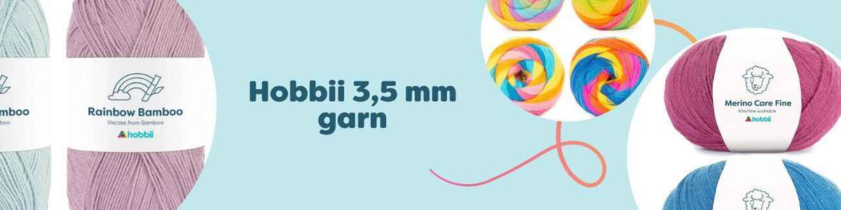 Färgglada nystan av 3,5 mm-garn från Hobbii i ull, alpaca och bambu, fotograferade med 3,5 mm stickor och virknål på ett bord.