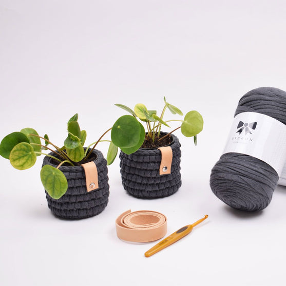 

Virkad Ribbon Kruka - Liten
1
