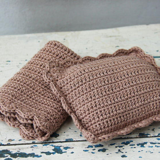 

Teddy med filt och kudde - Basse
3