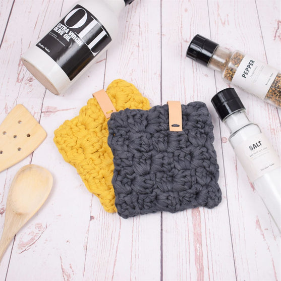 

Ribbon “C2C” Table Coaster
1