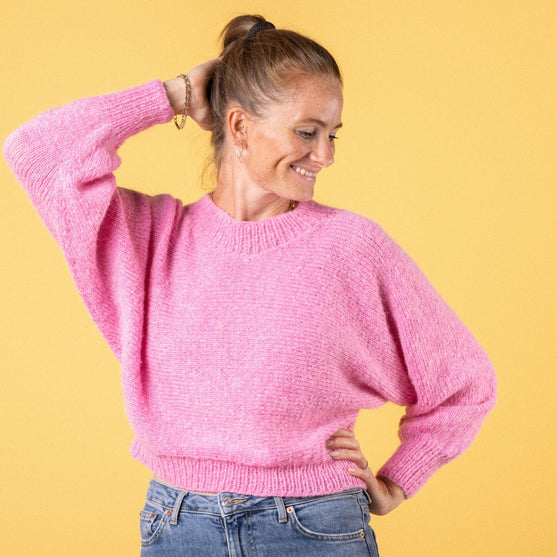 

Cropped Across - Sweater - Pink Collection
2