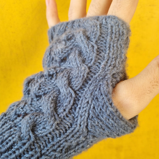 

Never Ending - Wrist warmers
3
