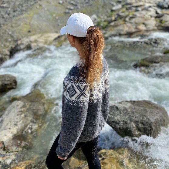 

111-14 Chunky Cortina Tröja
5