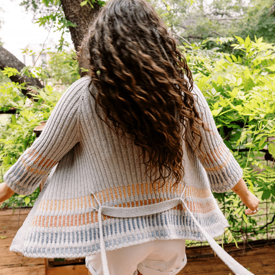 

Fusing Cardigan - Öppen cardigan med knytskärp
6