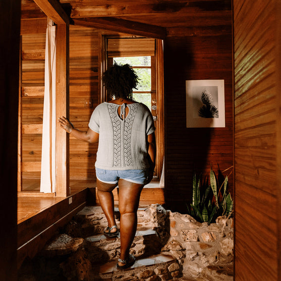 

Floreale Top - Topp med hålmönster baktil
7