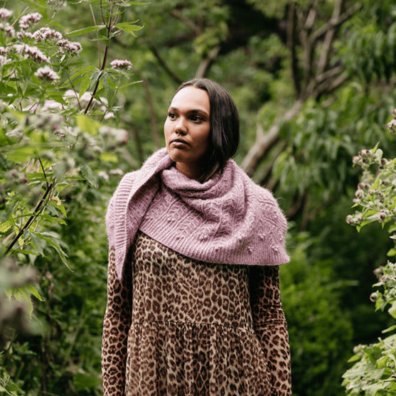 

Muse Shawl - Trekantssjal med struktur
6