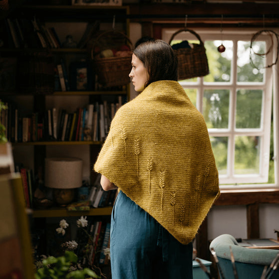 

Heart of Gold - Trekantssjal med struktur
4