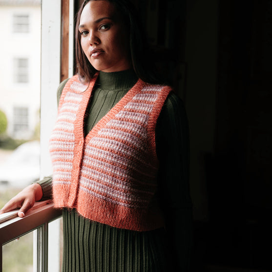 

Amelia - Väst med färgmönster
1