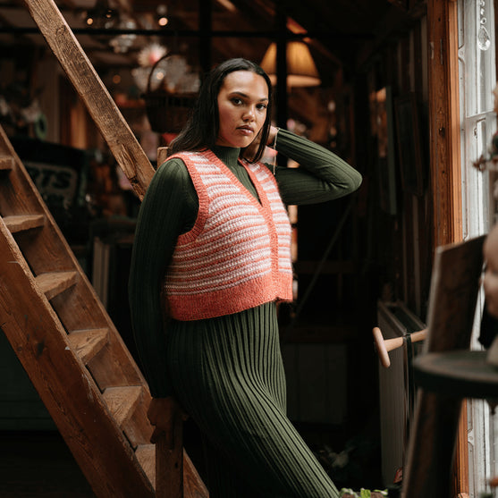 

Amelia - Väst med färgmönster
4