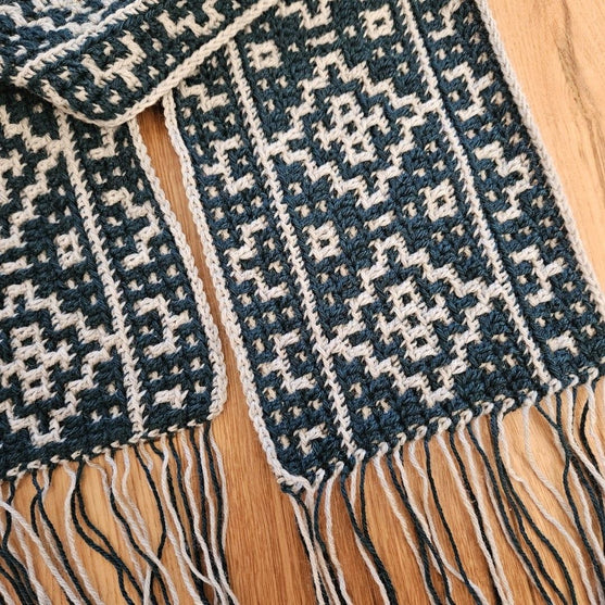 

Ancient Ruin - Halsduk
10