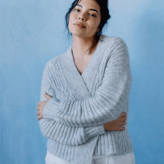 

Cloudbusting - Kofta med flätmönster
1