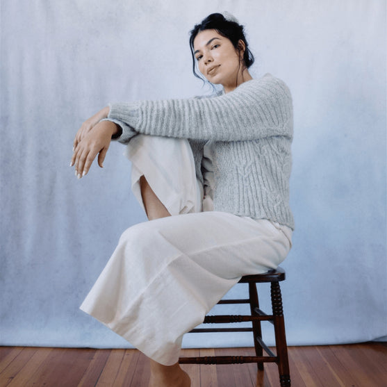 

Cloudbusting - Kofta med flätmönster
5