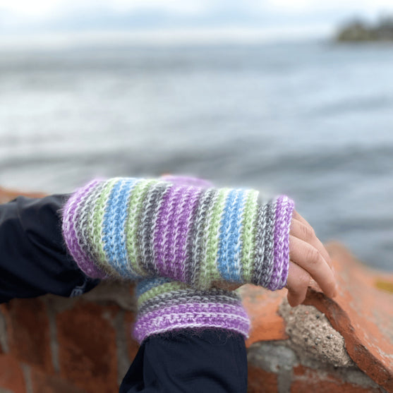 

Crayons - Wrist warmers
1