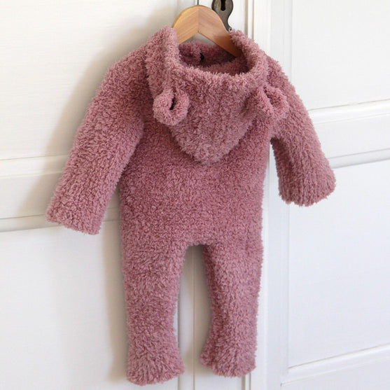 

Teddy Overall  med luva  - Baby
1
