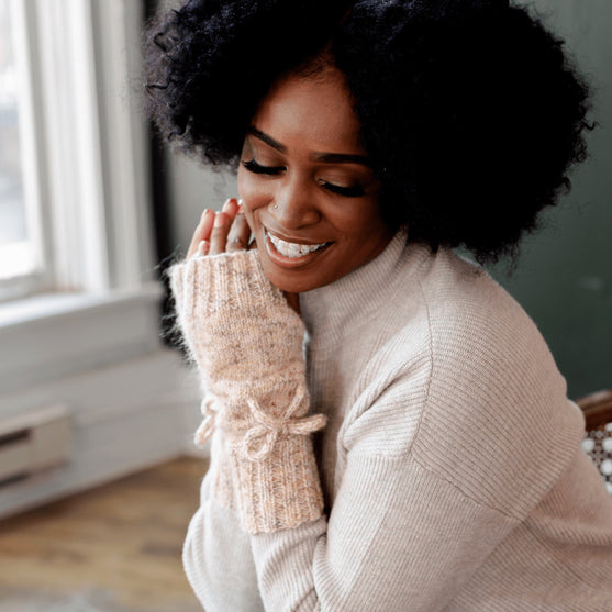

Willow - Fingerless Mitts
6