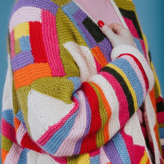 

No Shades of Grey - Cardigan - Stickning
6
