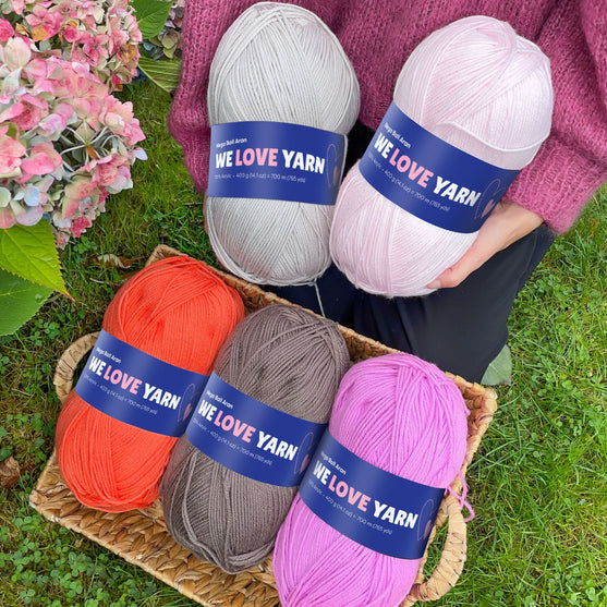 

Mega Ball Aran 400 g (14.1 oz) - We Love Yarn
2