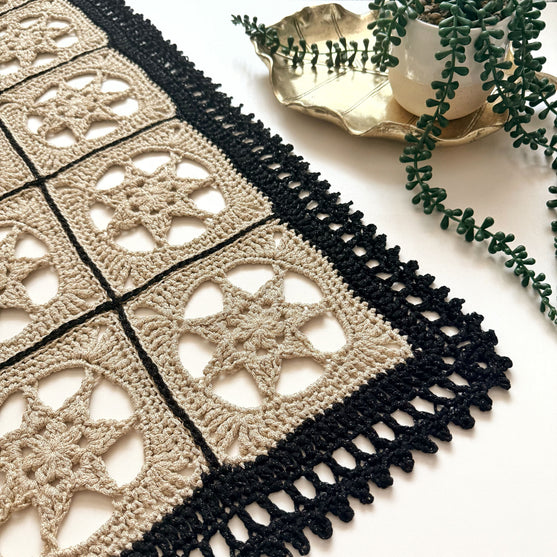 

Elvellon - Table Runner
4