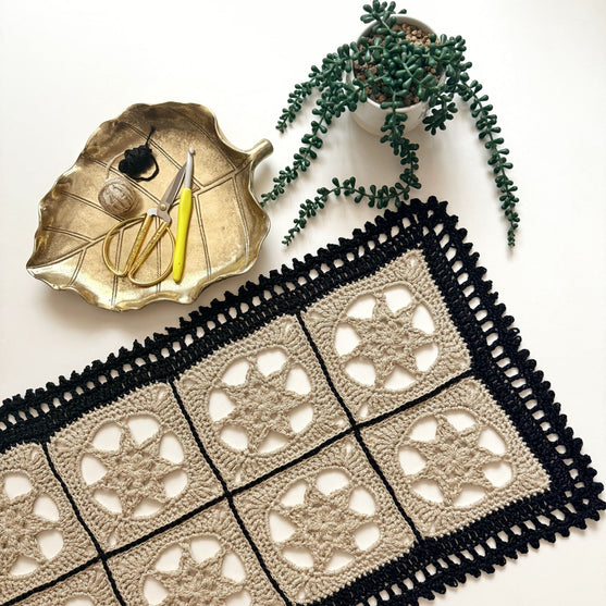 

Elvellon - Table Runner
1