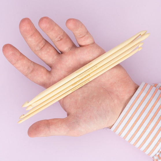 

Bambu dubbel tunisisk virknålsset - 20 cm - Hobbii
4