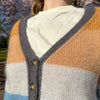 

Brede Striber - Kort Cardigan
5