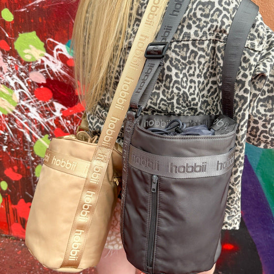 

Cylinder axelremsväska - Hobbii
8