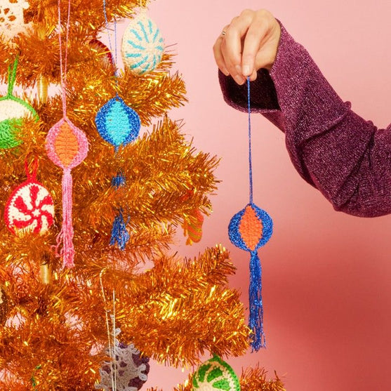 

Glittery Lantern - Juldekoration
1