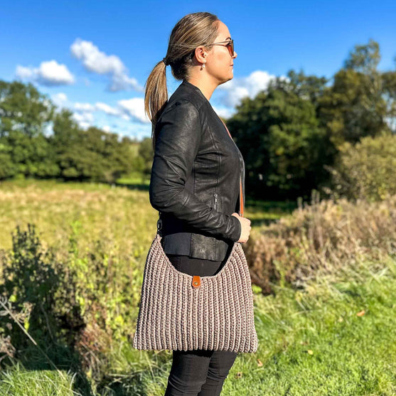 

Amelia - Axelremsväska
6