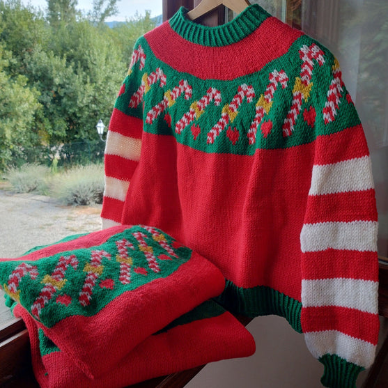 

Merry Christmas - Men’s Sweater
3