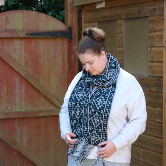 

Ancient Ruin - Halsduk
3